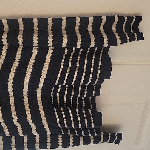 Banana republic sweater - Picture 2 of 2